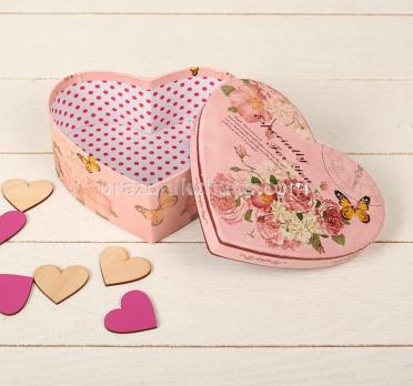 Коробка Сердце средняя подарочная розовая 18,5*15,5*8 см