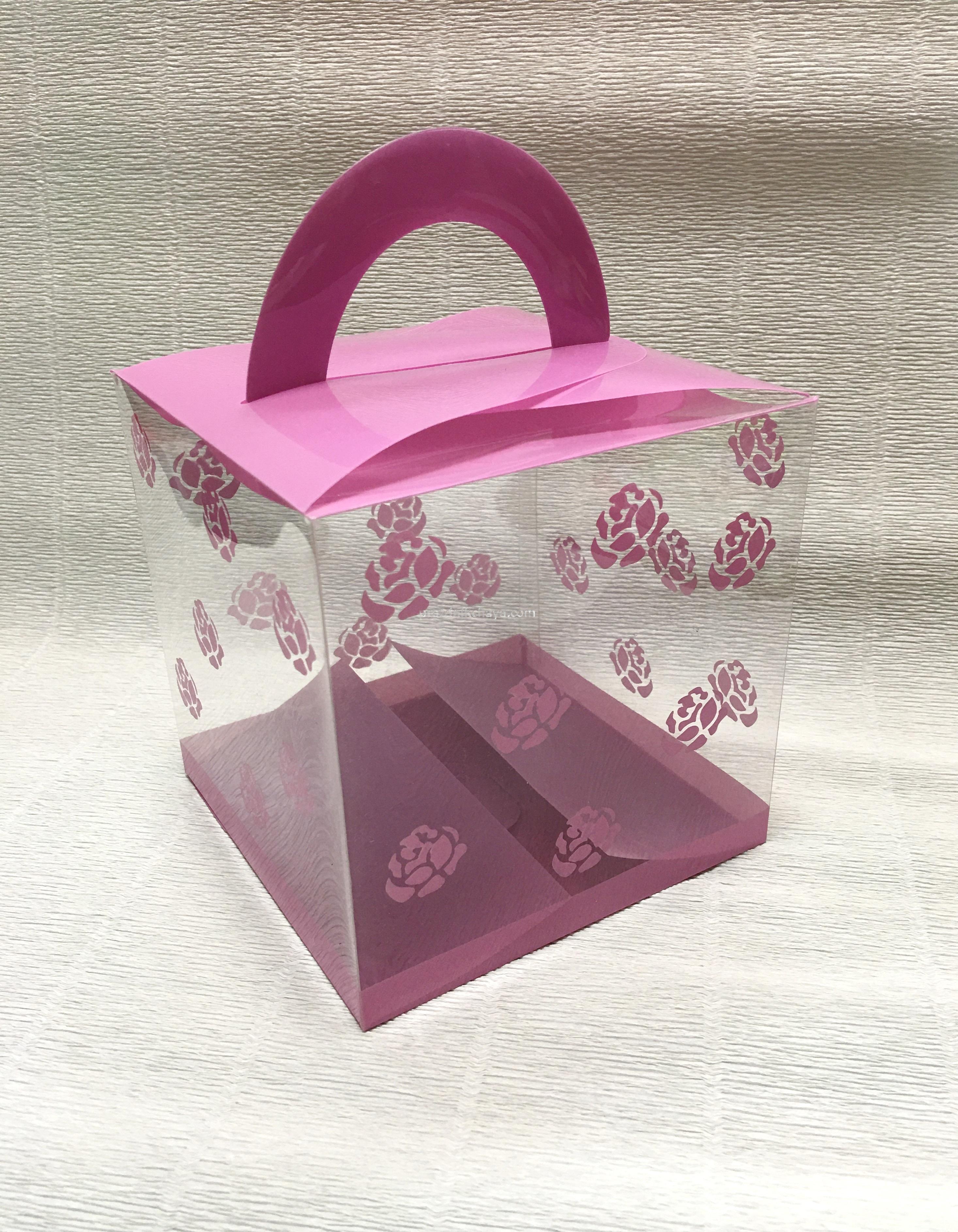 Коробка куб прозрачный розовая 12*12*12 см 