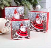 Коробка для подарков Дед Мороз в шапке с блёсками средняя 11*11*7 см